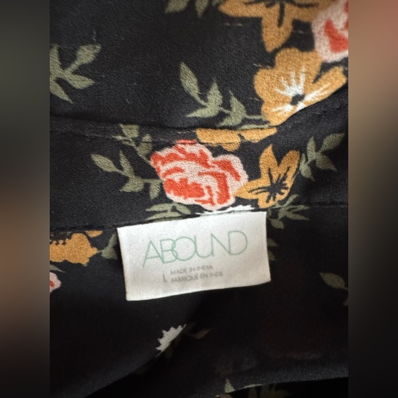 Abound Button Down - Picture 2 of 3